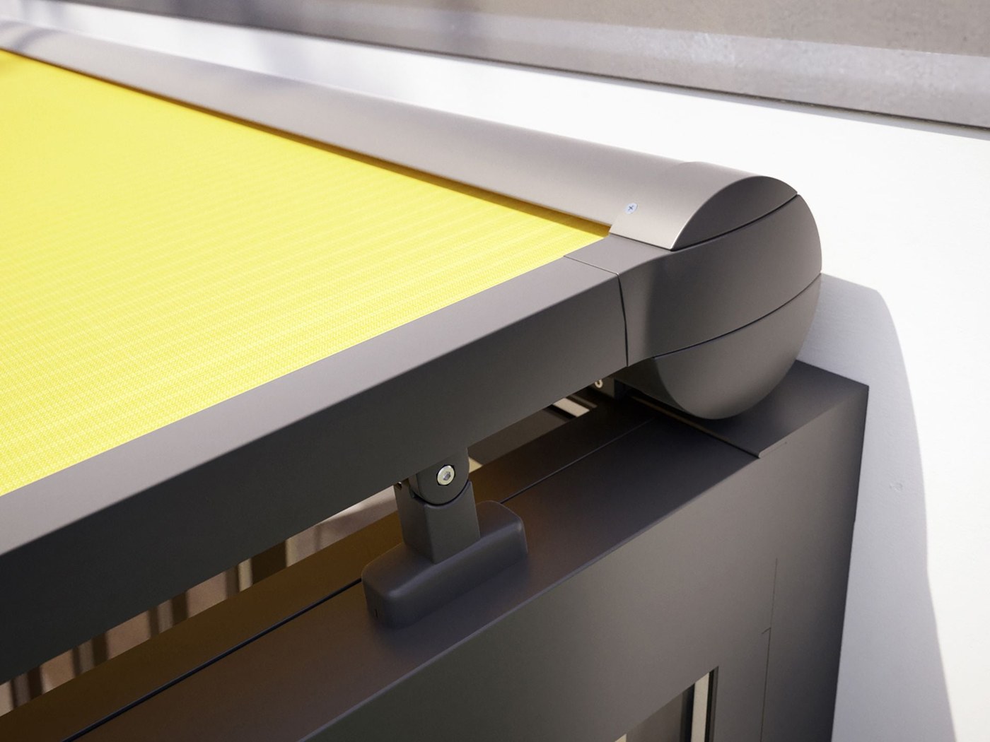 Detalje af kassetten på Markilux 8800 med gul dug